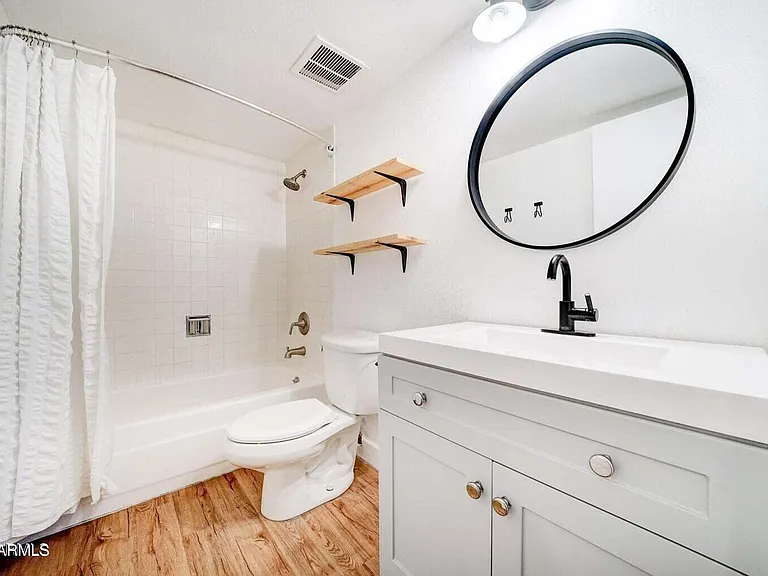 7920 E Camelback Rd #102 — Photo 3