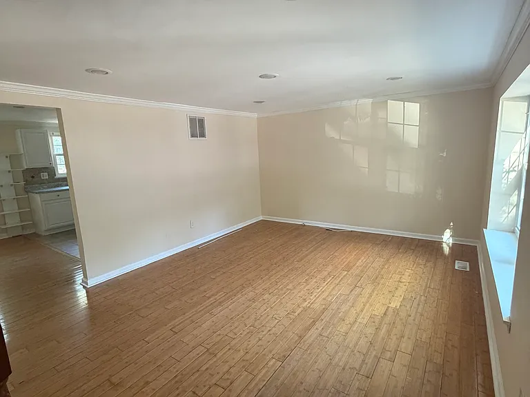 3331 Wyndale Ct — Photo 2