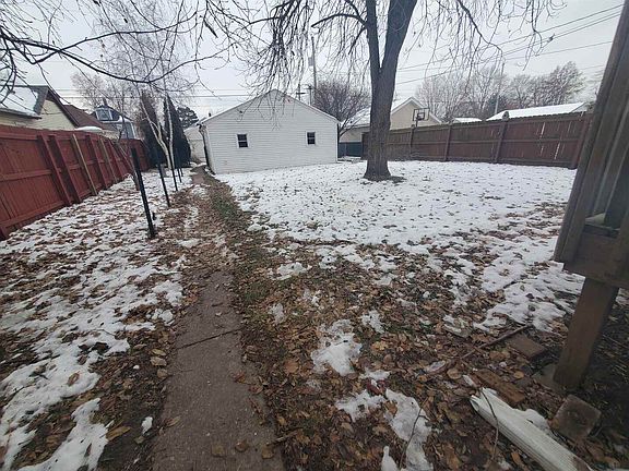 3rd image of 1517 32nd St