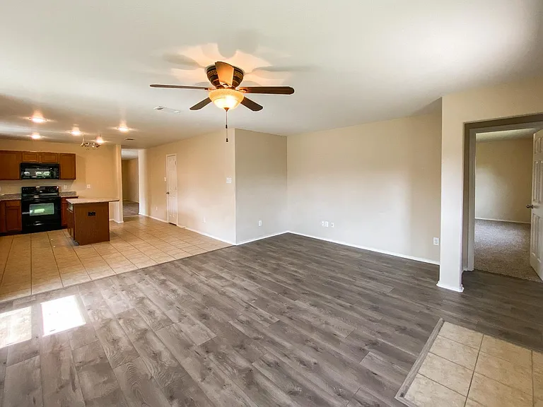 6940 Derbyshire Dr — Photo 11