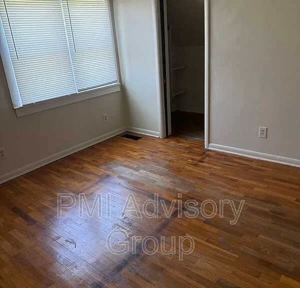 2634 SE Adams St — Photo 6