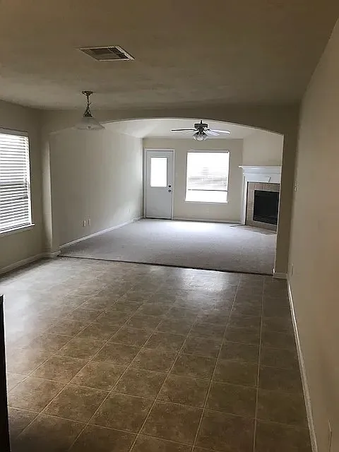 3 bed, 1795 sqft, $1,650 — Photo 2