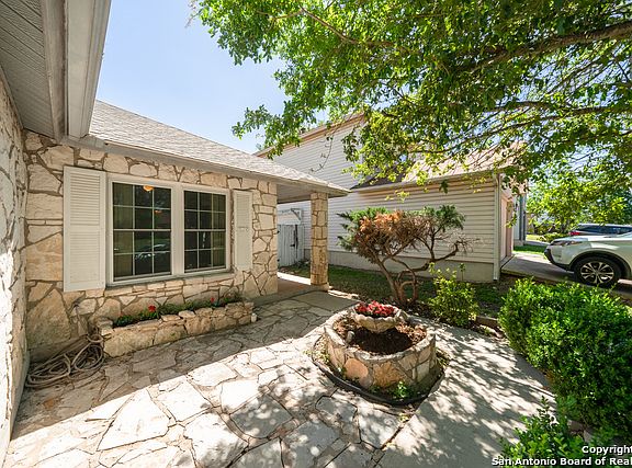3rd image of 6826 Cape Meadow Dr