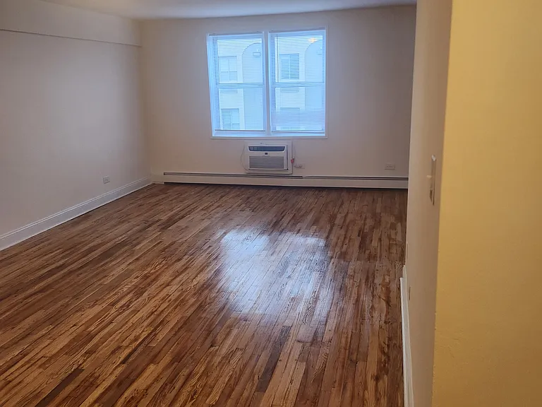 8625 Van Wyck Expy #425 — Photo 7