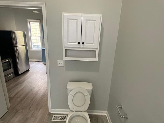 4th image of 87 Neoga St APT 1