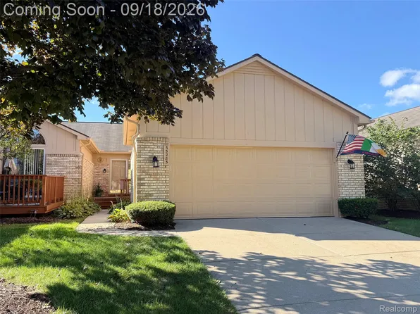 35285 Lone Pine Ln, Farmington Hills, MI 48335