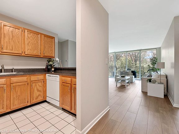 2nd image of 5820 Oakwood Dr Unit 3G