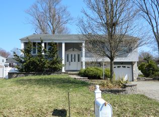 120 Winesap Rd, Cherry Hill, NJ 08003