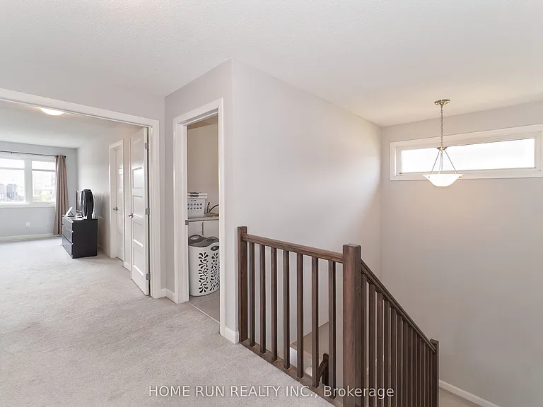 282 Nelson St E — Photo 21