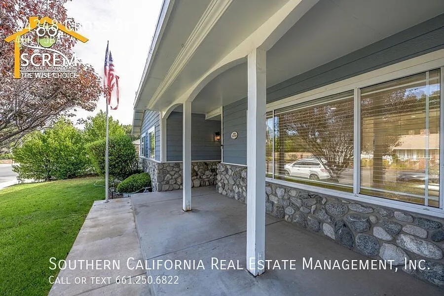 Updated Four Bedroom Newhall Home — Photo 3