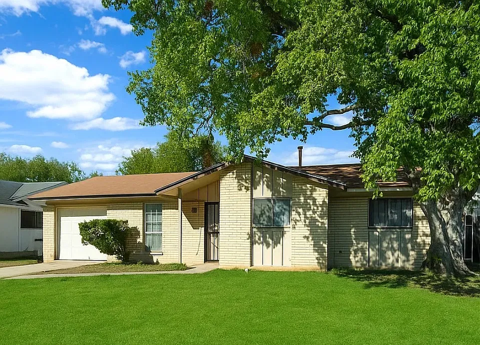5311 Woodbrook
