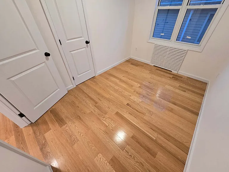 12 Grimsby St #2A — Photo 13