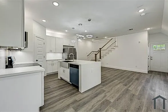 3 bed, 1650 sqft, $1,895 — Photo 3