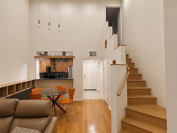 2nd image of 1441 Brett Pl