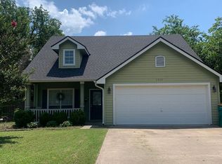 1319 N Penelope St, Belton, TX 76513