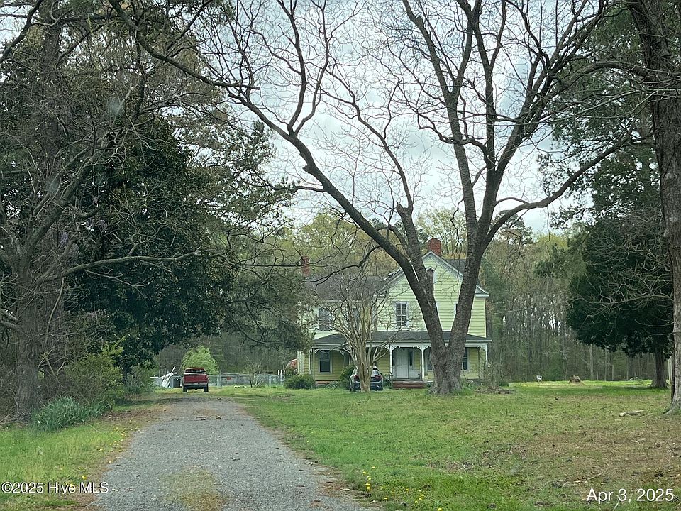 2nd image of 1601 Middle Swamp Road