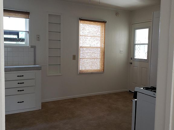 4th image of 1733 La Playa Ave