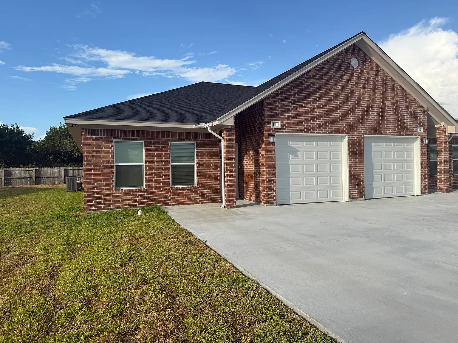3 bed, 1300 sqft, $1,850 — Photo 1