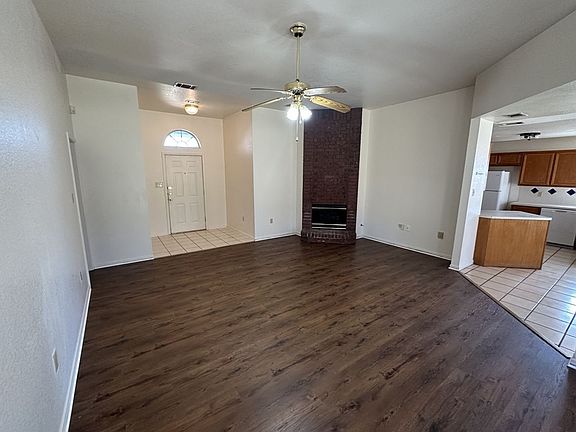 3rd image of 1500 Zinfandel Dr