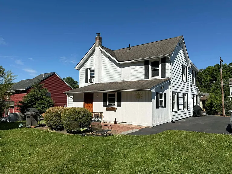 14 Allen Ln — Photo 2