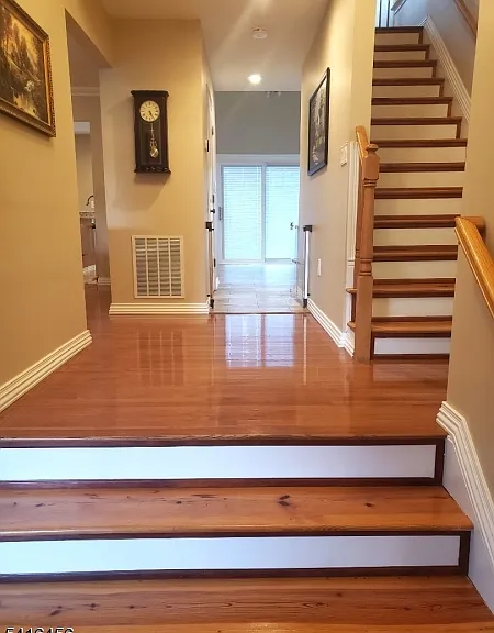 330 Carnegie Ct — Photo 2
