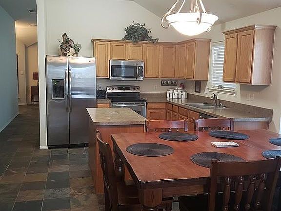 Furnished kitchen 