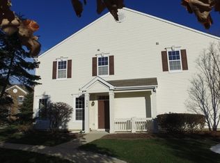 524 S Lakeside Ct, Round Lake, IL 60073