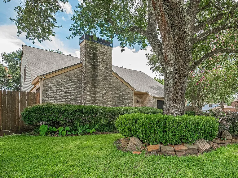 12231 Carriage Hill Dr — Photo 50