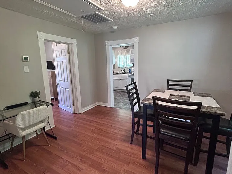 14 Ainsworth Ln — Photo 8