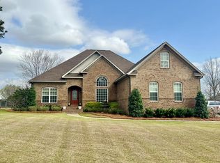 101 Riveredge Ct, Headland, AL 36345