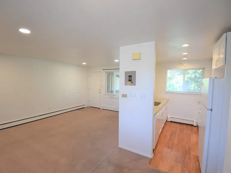 1920 19th St #11 — Photo 4
