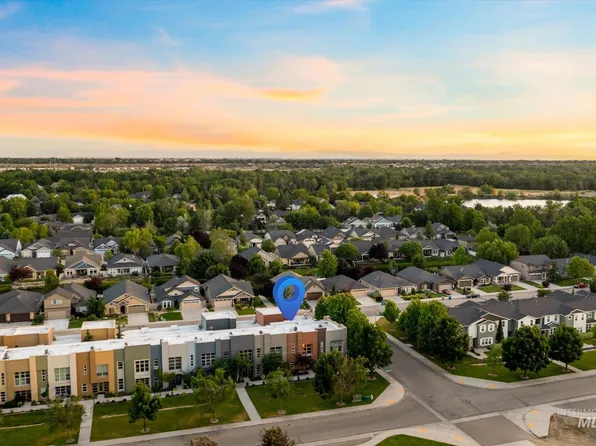10267 W Carlton Bay Dr, Garden City, ID 83714