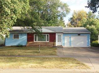 412 24th Ave NW, Minot, ND 58703