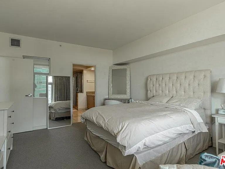 13700 Marina Pointe Dr #1431 — Photo 13