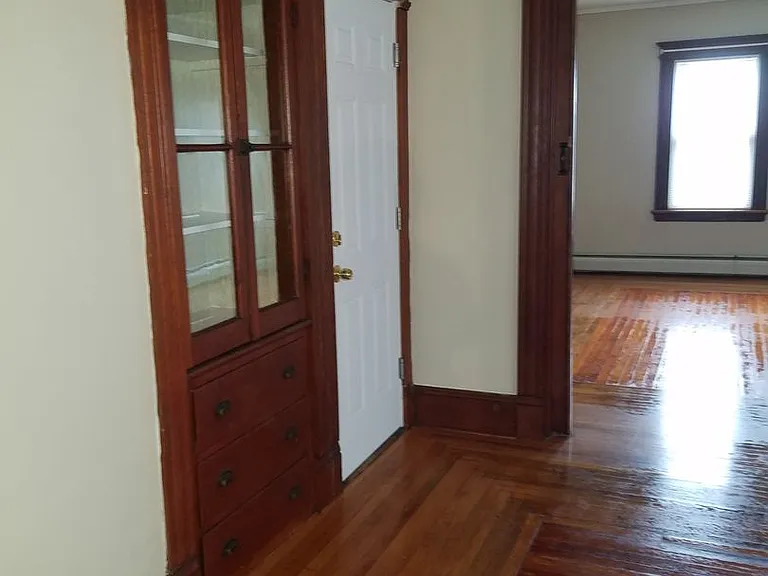 34 Roberts St — Photo 8