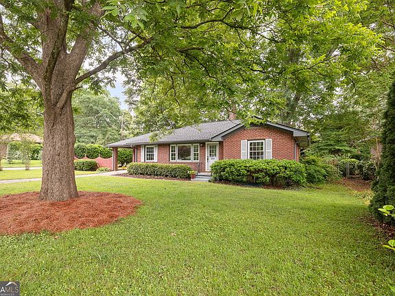 2nd image of 2605 Woodridge Dr