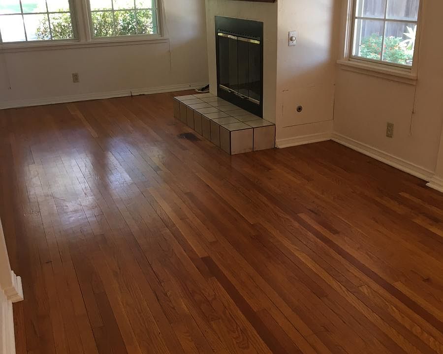 Living Rm. w/Fire place