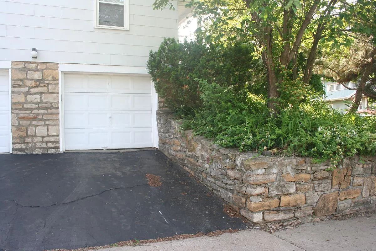 2 bed, 1200 sqft, $1,550 — Photo 3