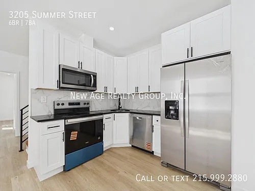 3205 Summer St Photo 1
