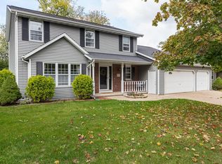 23 E Fox Point Dr, Appleton, WI 54911