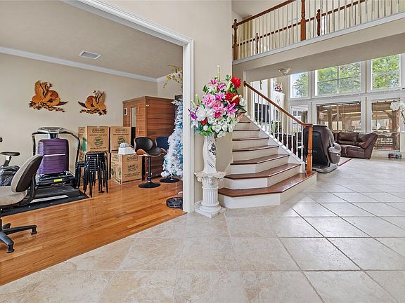 4th image of 2619 Landera Ct