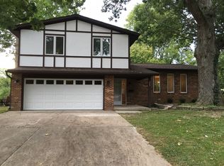 229 N Oakcrest Ave, Decatur, IL 62522