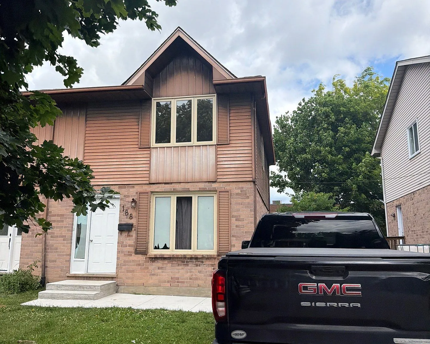 188 Ensign Drive London — Photo 1