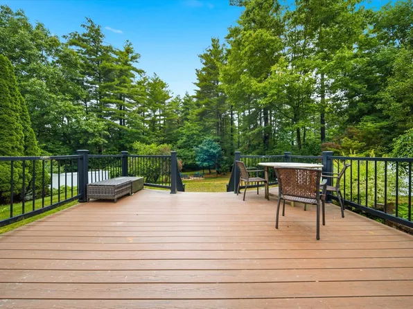 11 Hammar Road, Nashua, NH 03062
