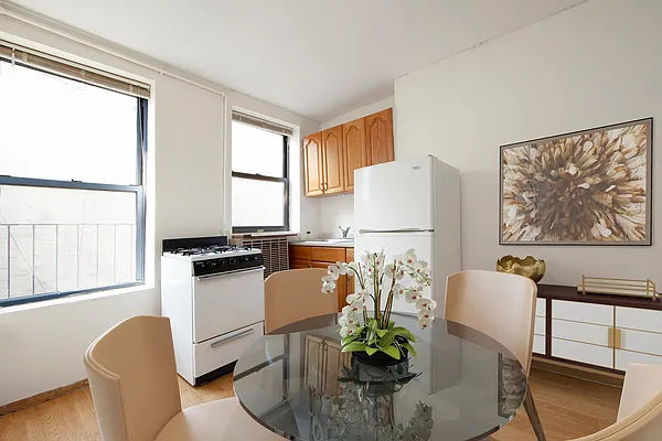 Rented by R New York | media 17