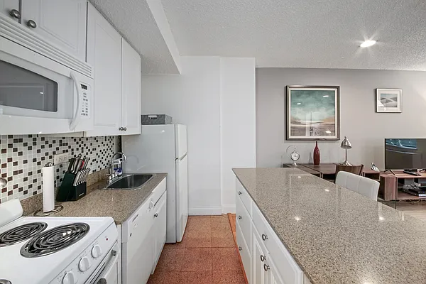 Rented by Global Realty Opportunities | media 11