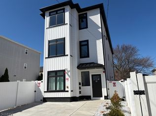30 Auburn St, Paterson, NJ 07501