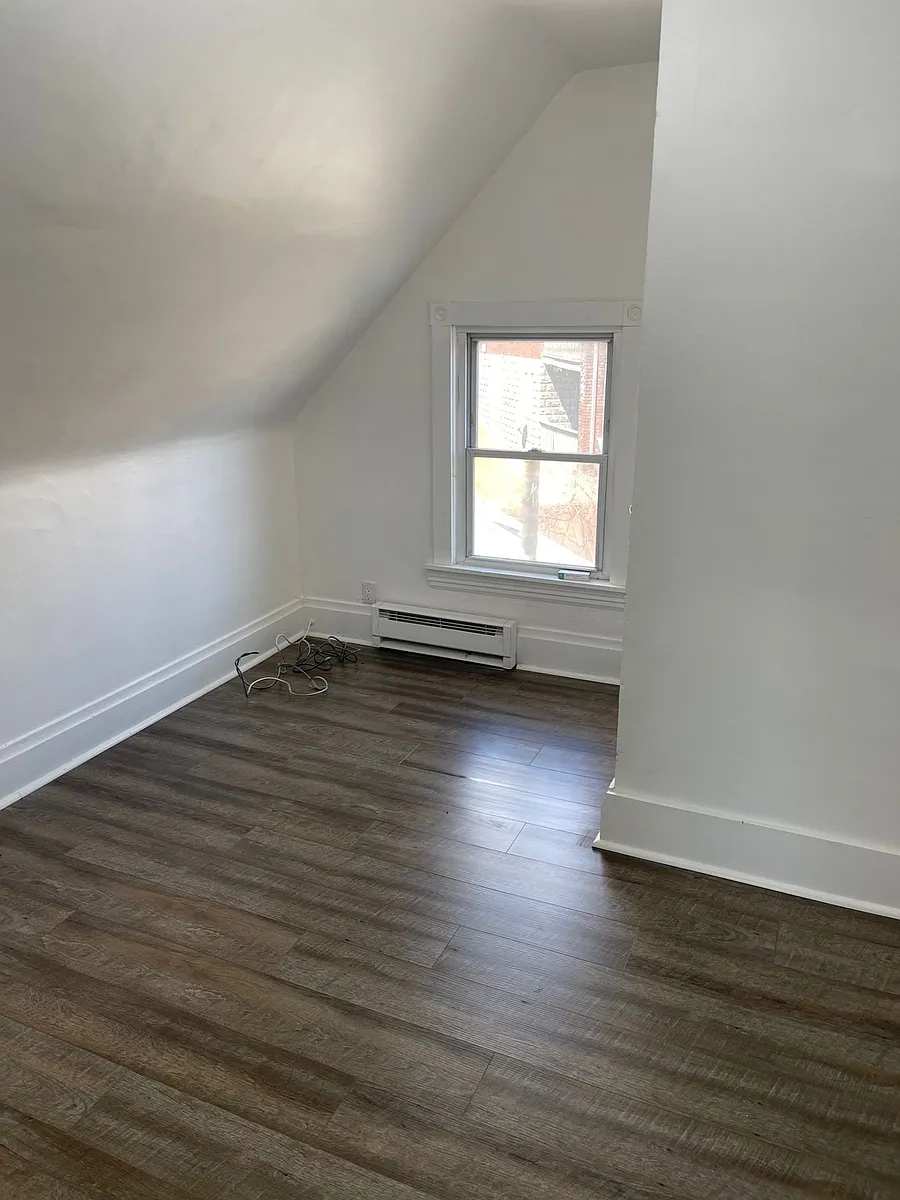 Building Photo - 322-324 3rd St