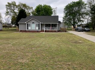 839 Hermitage Pond Rd, Camden, SC 29020