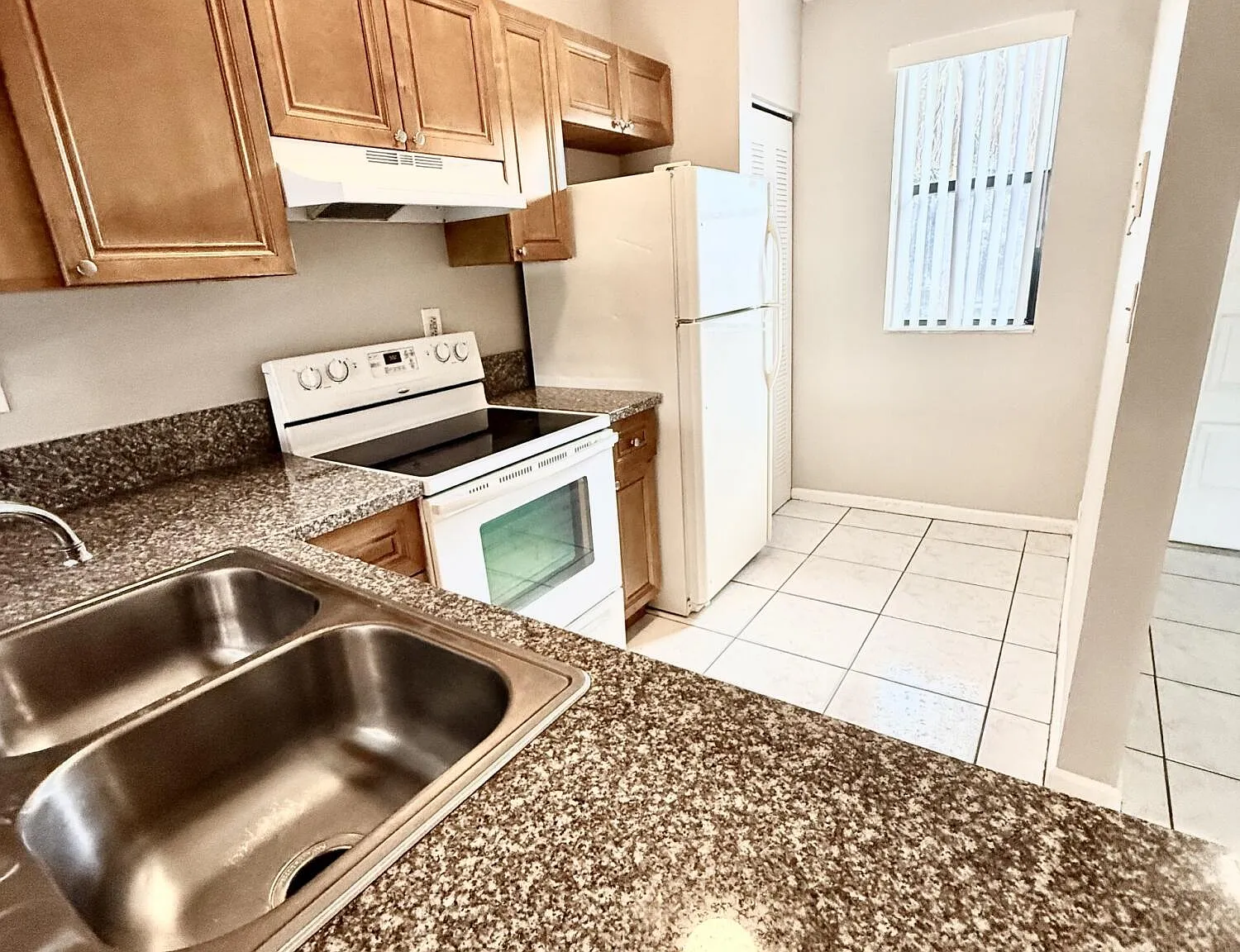 3 bed, 2.0 bath, $2,200 — Photo 3